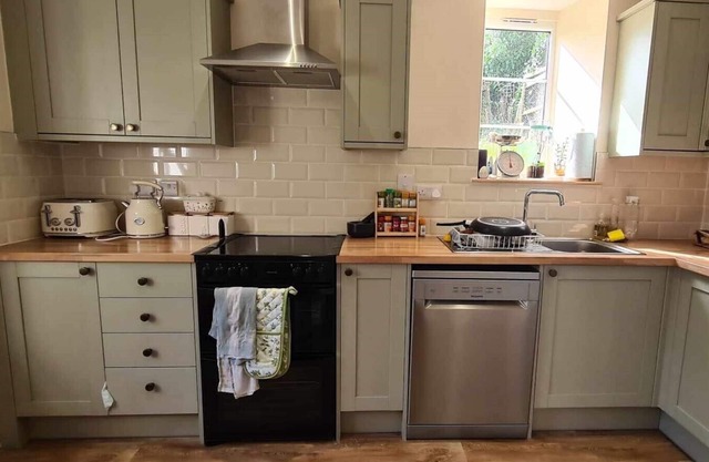 Widgery Cottage: Cozy Countryside Retreat In Rural Devon Village