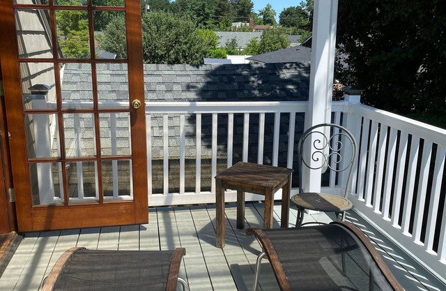 Wilbur where's the beach? 1065 Wilbur St SE Salem, OR has a beach themed cottage