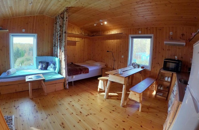 Wild Caribou's Wildwood Cabin