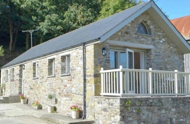 Wild Coastal Retreat at Troed Y Rhiw Aberporth, West Wales