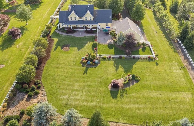 Wild Haven Retreat- Spacious Home Close to Nature