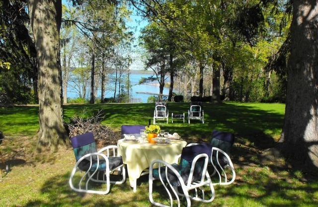 Wildflower-Seneca Lake-Water View-Hot Tub-Wine Trail - Pets, Steps to Lake-Acre of Privacy