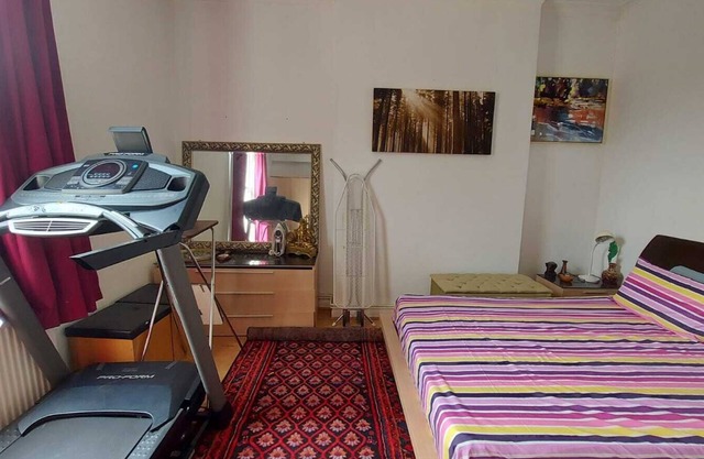 Willesden Green One Bedroom Apartment With Parking