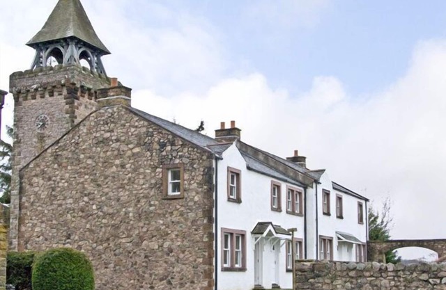 WILLIAM COURT COTTAGE, pet friendly, with open fire in Irton Hall