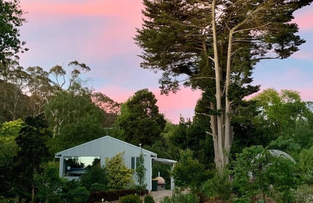 Willowglade Retreat and Gardens in Mount Macedon