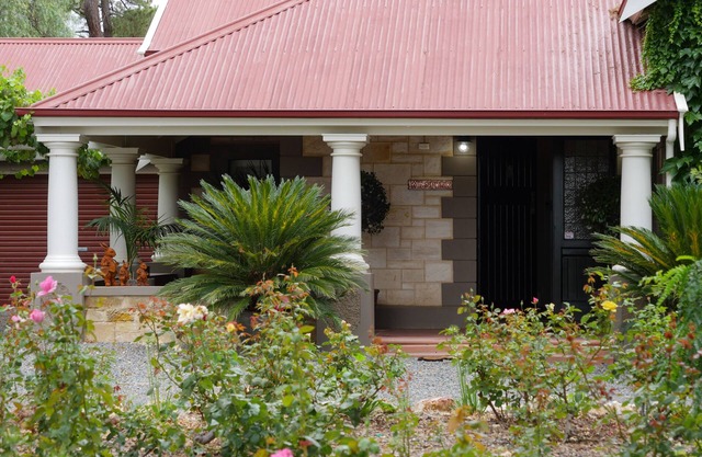 Wilsford House nestled into the vineyards in the heart of the Barossa Valley.
