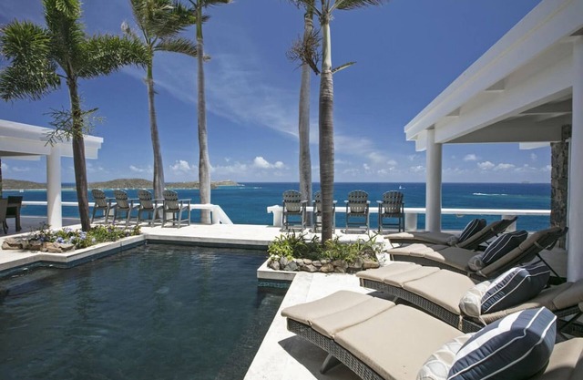 Windsong - Breathtaking location, 220º views, 2 Pools!