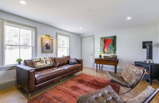 Wine Harbour Village- Sutherland House