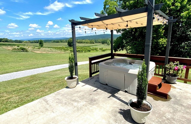 Wine Weekend Getaway: Steps to Winery & Battlefield w/Mountain Views & Hot Tub!