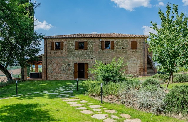 Winery Villa in the heart of Nobile Vineyards.