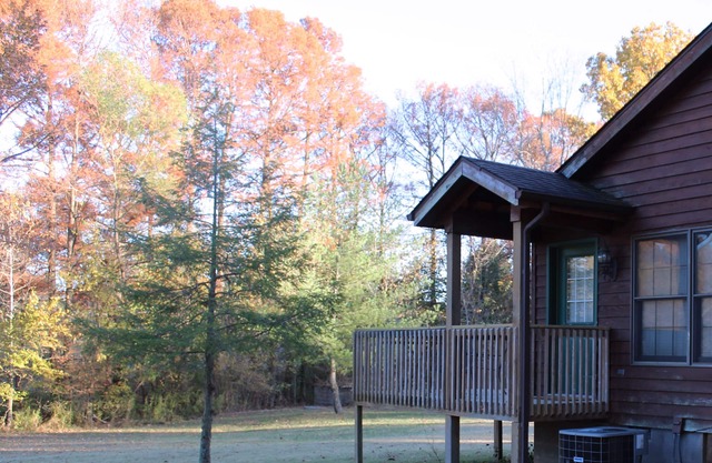 Winetrail Cabin - Giant City SP, SIU, Cedar Lake, & Shawnee Forest minutes away!