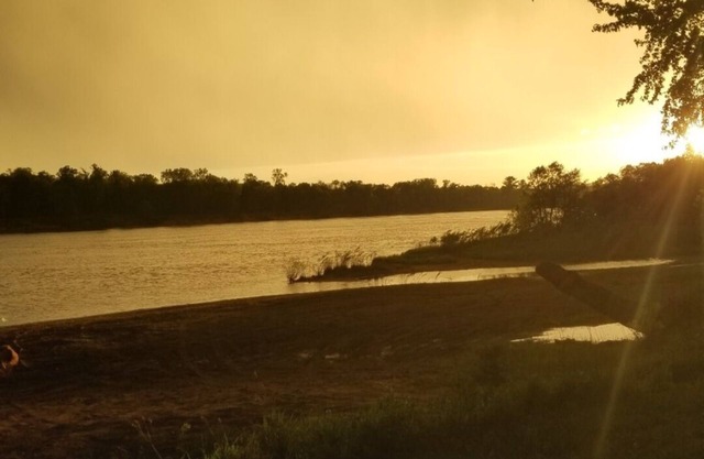 Wisconsin Dells Waterfront: Enjoy Sunsets and Views at The River House!