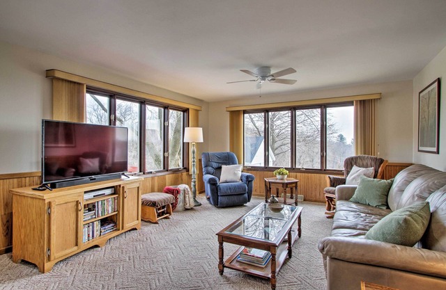 Wisconsin River Valley Farmhouse: Fire Pit & View