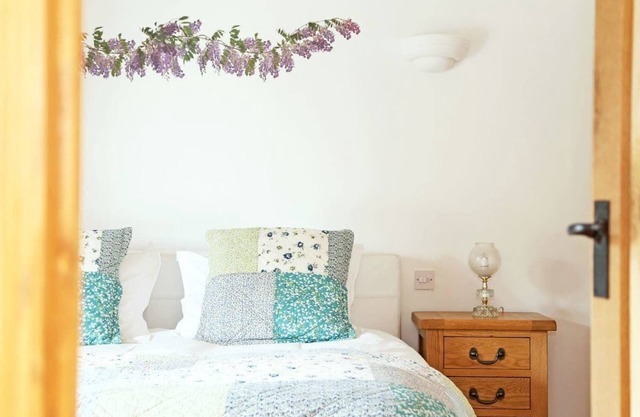 Wisteria Cottage, Hoad Farm, Acrise, Folkestone, Kent