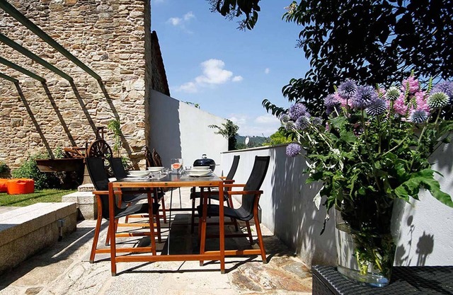 With private garden, 5 min from the cathedral.
