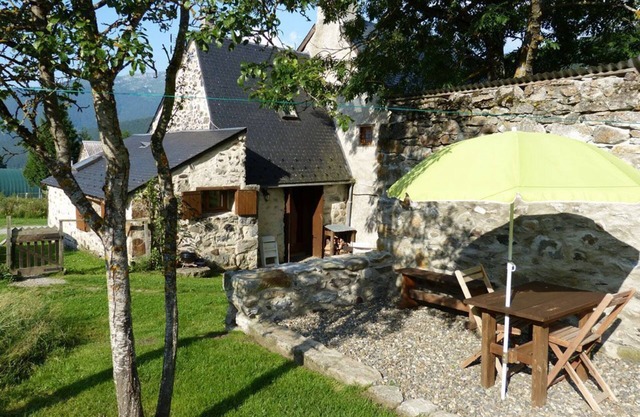 With Stunning Views, A Great Location For Mountain Activities And Relaxing