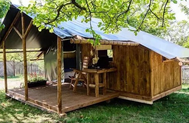 Wohnmobilhütte (10 m² - 1 Schlafzimmer) für 4 Personen
