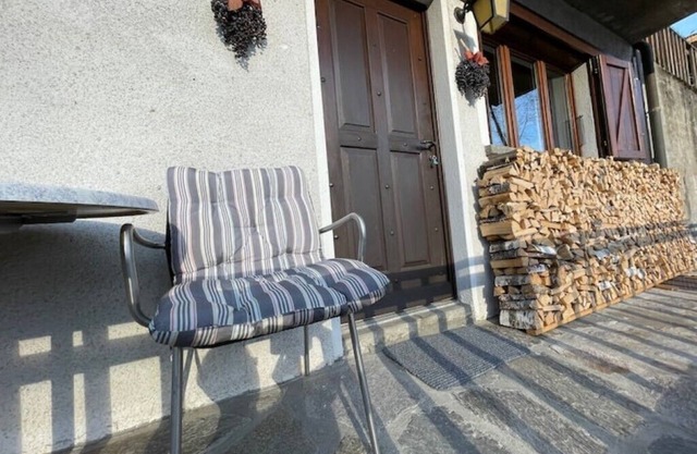 Wohnung mit Parkplatz-terrasse-küche-berg Aussicht