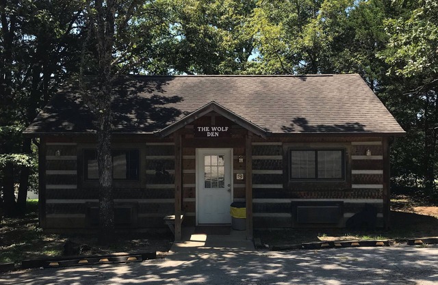 Wolf Den Cabin of Pomme de Terre