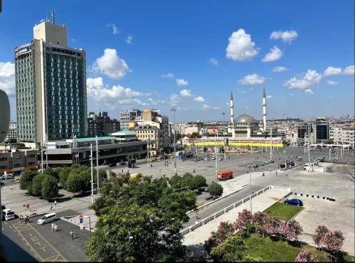 Wonder Homes - Cozy Penthouse, Terrace, Taksim Mete 16