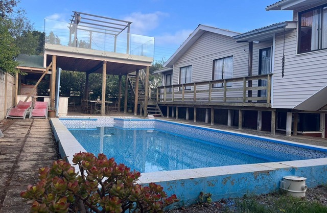 Wonderful 4-bedroom house with private pool, bbq and WiFi in Algarrobo