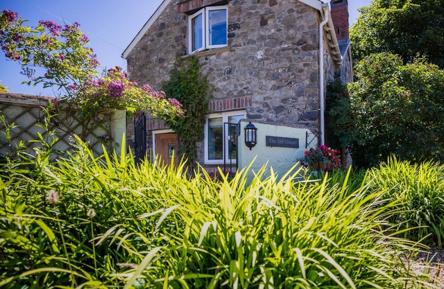 Wonderful holiday cottage, peaceful location with indoor heated swimming pool