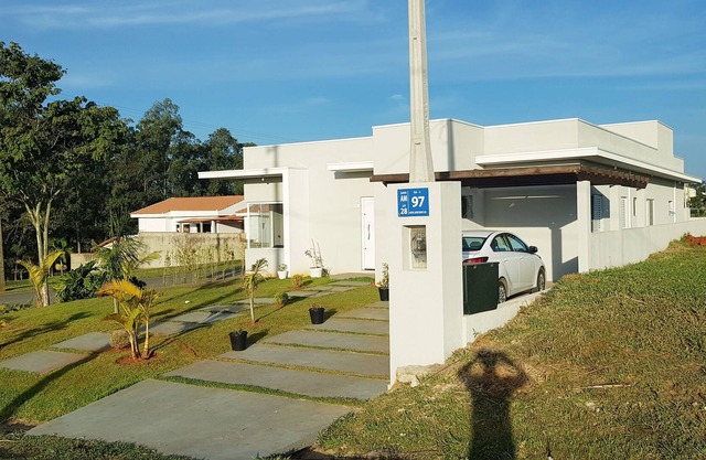 Wonderful House in Closed Condominium