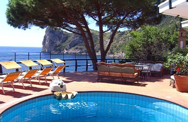 Wonderful luxury villa by the sea in the heart of the Sorrento coast