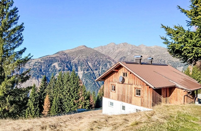 Wonderful private villa for 10 people with WIFI, TV, patio, pets allowed and parking