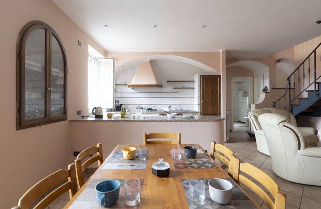 Wonderful private villa for 6 people with WIFI, terrace, pets allowed and panoramic view