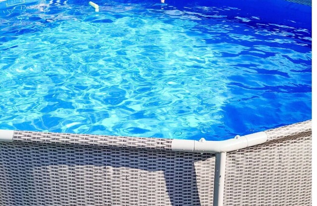 Wonderful private villa for 9 people with private pool, WIFI, TV, patio, pets allowed and parking