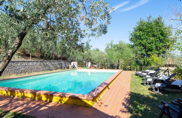Wonderful private villa with WIFI, private pool, TV, balcony, pets allowed and panoramic view