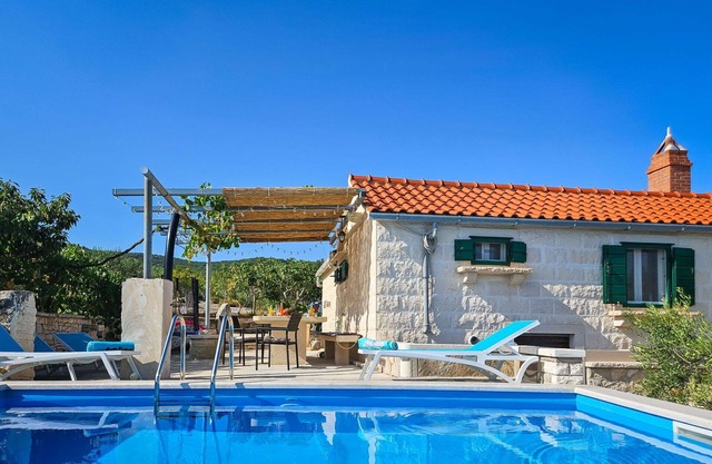 Wonderful private villa with private pool, WIFI, A/C, TV, terrace, panoramic view and parking