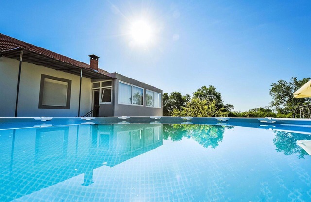 Wonderful private villa for 8 people with A/C, private pool, WIFI, TV, terrace and parking