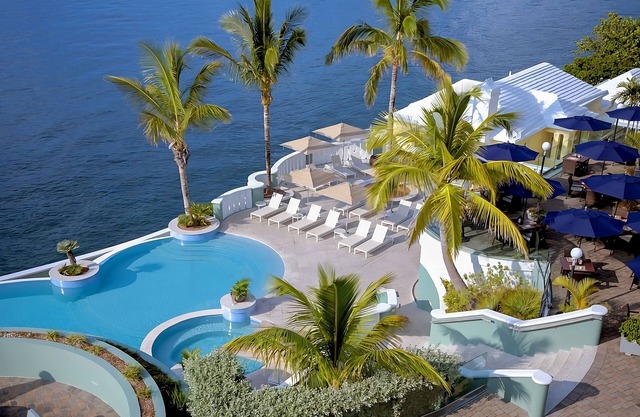 Wonderful Stay! 2 Spacious Units, Outdoor Pool, FREE Parking, Near Mermaid Beach