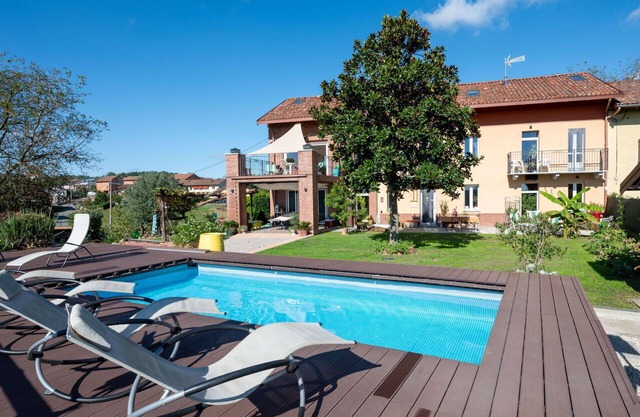 Wonderful villa for 10 guests with private pool, WIFI, A/C, patio and parking