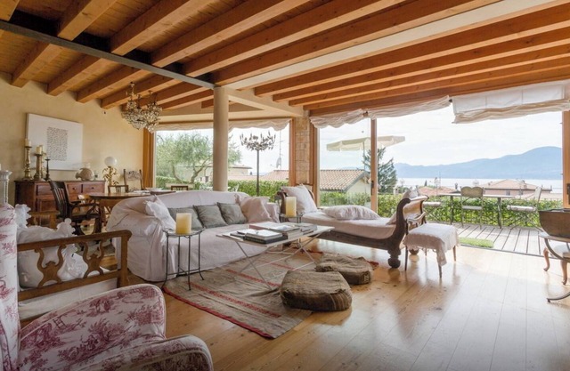 Wonderful villa gorgeous view near the lake with pool terrace and garden