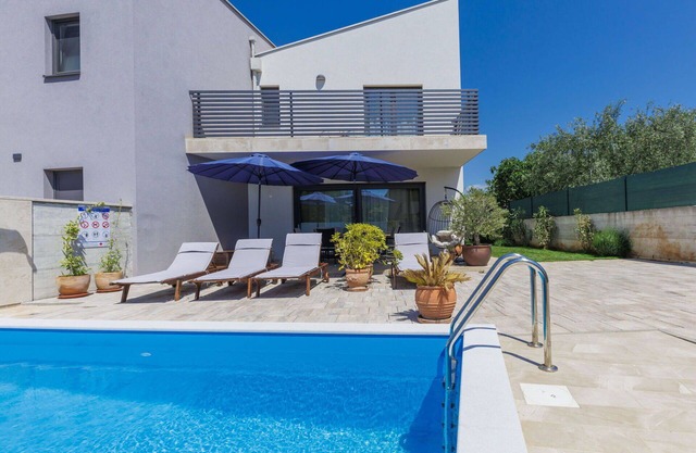 Wonderful villa for 6 people with A/C, WIFI, private pool, TV, terrace, pets allowed and parking
