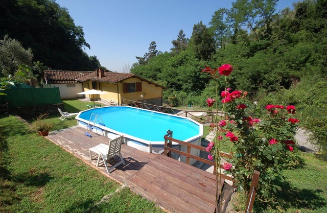Wonderful villa for 6 guests with internet, private pool, TV, patio, pets allowed and parking