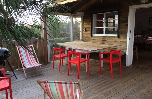 WOOD CHALET BEACH CONTIS
