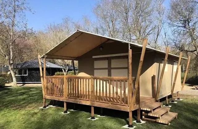 Wood Lodge Standard 25 m2 (2 Schlafzimmer) + überdachte Terrasse 5 Personen