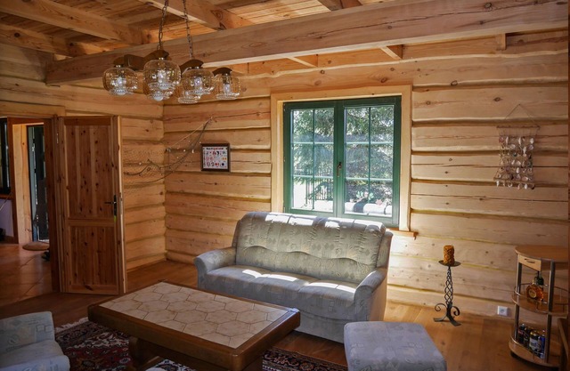 Wooden Cottage in Czarny Mlyn with garden and barbecue