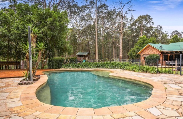 Woodland Acreage|Heated Pool|Ponies|Soccer Field