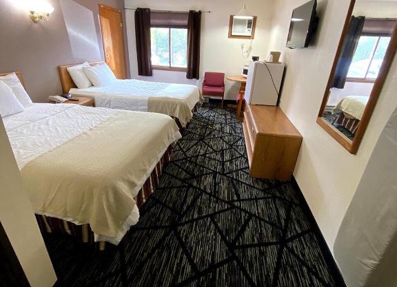 Woodland Inn & Suites
