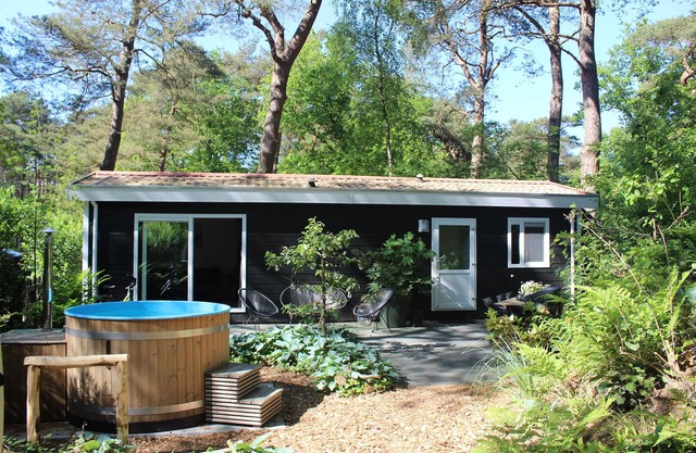 Woodland Wellness Natuur Huisje in het bos met Finse Sauna en Hottub