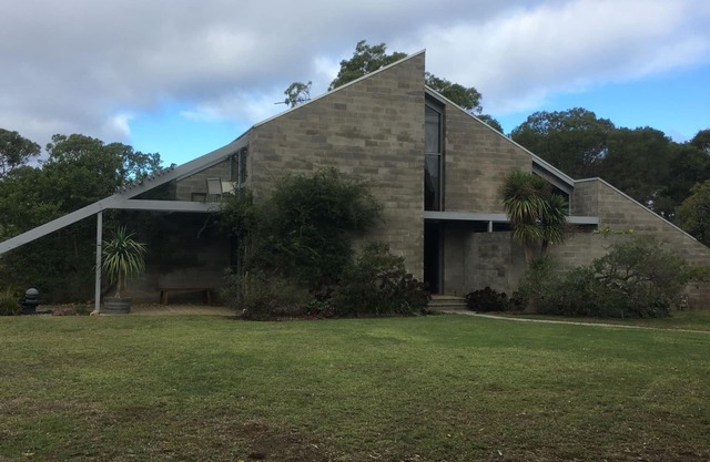 Woodlands Estate - stunning garden on an acre