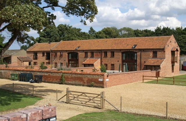 Woodpecker Barn, Sleeps 8 (4 Bedrooms)