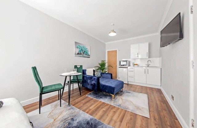 Woolwich, London 🏡 Lovely Studio Apartment