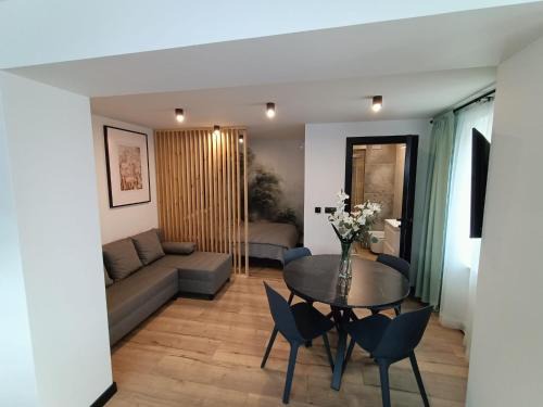 "Work and Quiet", Faktura VAT, KLIMATYZACJA, AIR CONDITIONING, GROUND FLOOR, PARKING, PARTER,
