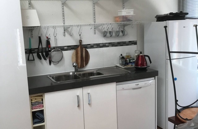Work from home in a two bedroom self contained luxury apartment with Netflix